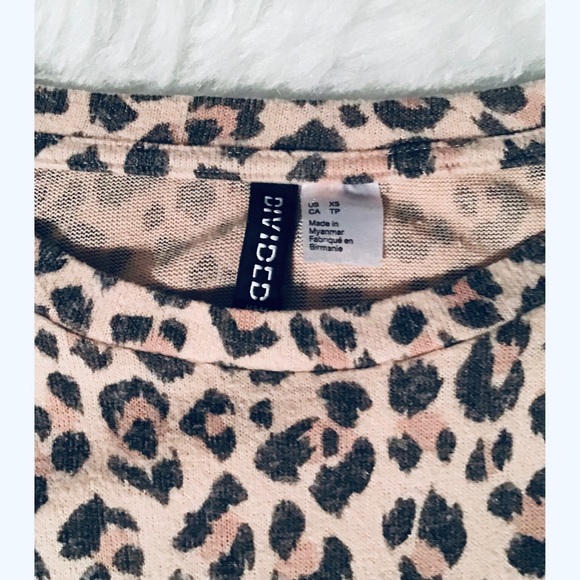 H&M Divided Cropped Sweater Size XS - Picture 5 of 6